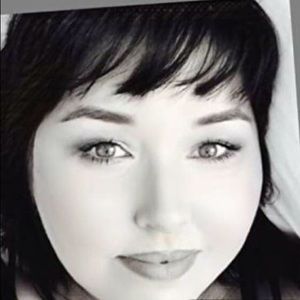 Meet your Posher, Daniela